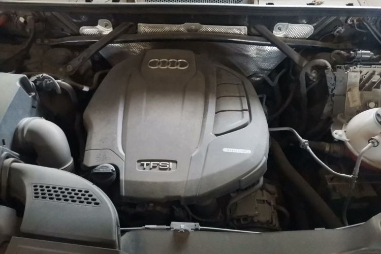 Used Audi Q5L 2020 45 TFSI Prestige Fashion Model Engine Bay