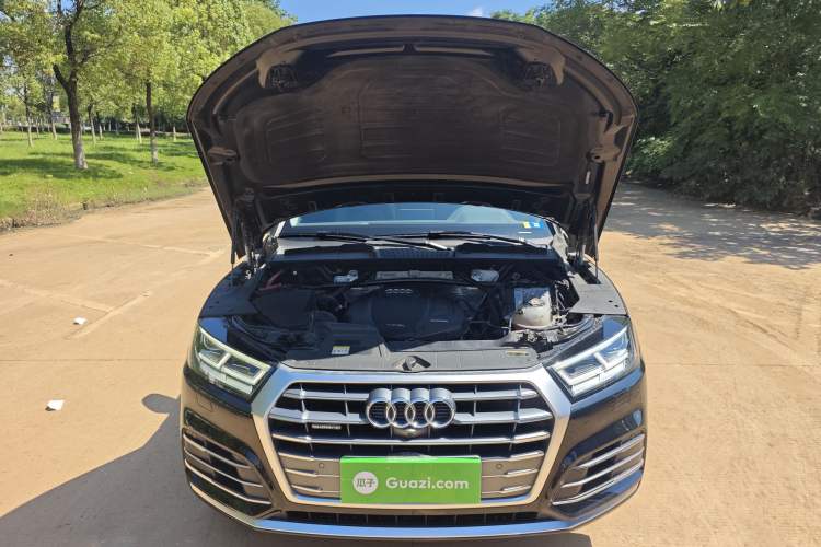 Used Audi Q5L 2020 45 TFSI Prestige Fashion Model Engine Bay