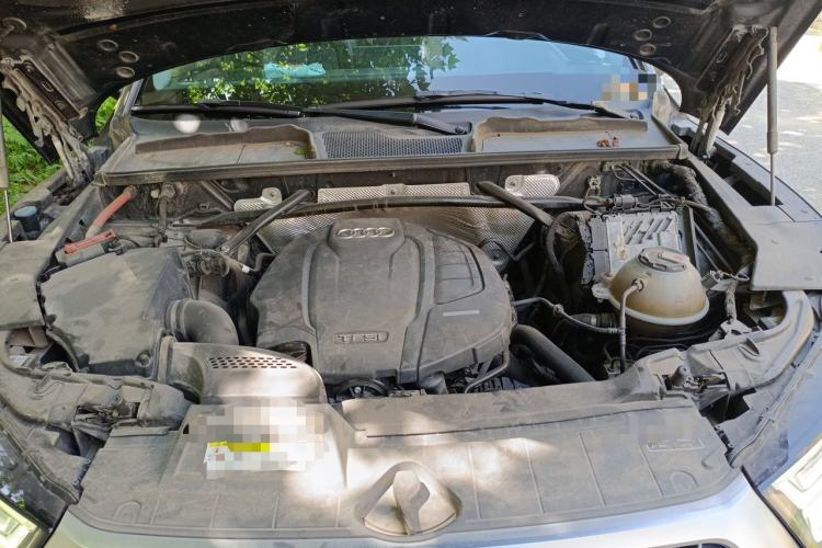 Used Audi Q5L 2020 45 TFSI Prestige Fashion Model Engine Bay