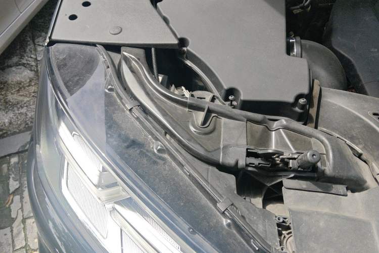 Used Audi Q5L 2020 Updated 40 TFSI Prestige Fashion Edition Engine Bay Right