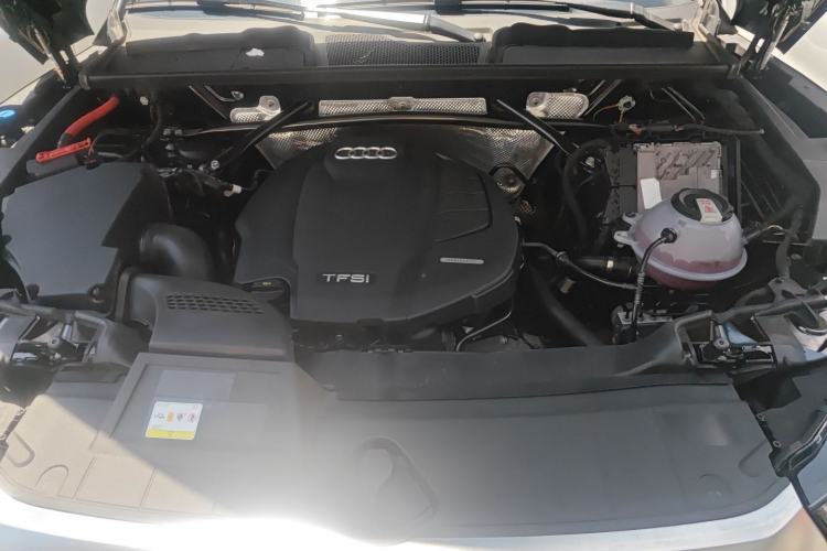 Used Audi Q5L 2020 45 TFSI Prestige Fashion Model Engine Bay