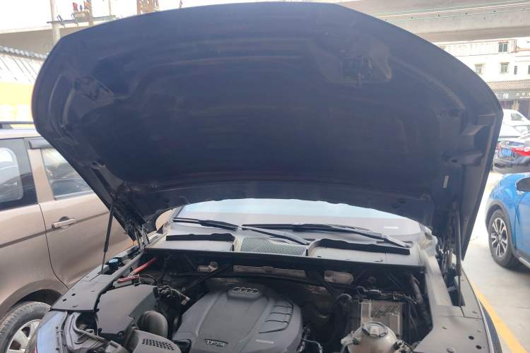 Used Audi Q5L 2020 Updated 40 TFSI Prestige Fashion Edition Engine Bay