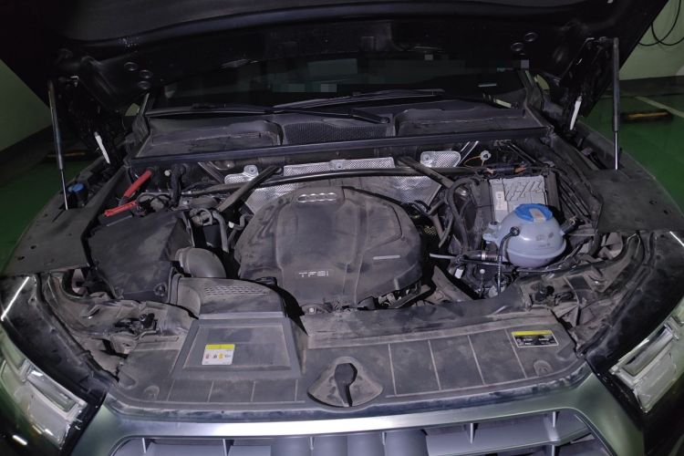 Used Audi Q5L 2020 45 TFSI Prestige Fashion Model Engine Bay