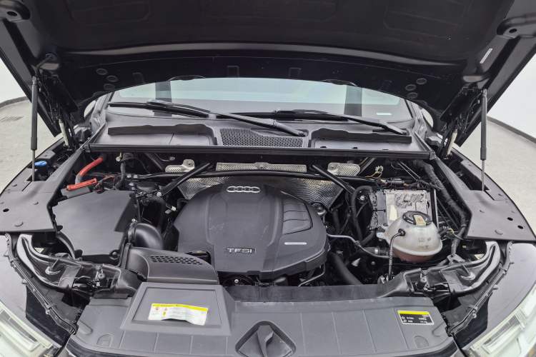Used Audi Q5L 2020 45 TFSI Prestige Fashion Model Engine Bay