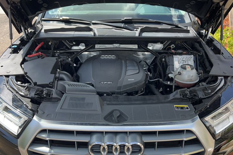 Used Audi Q5L 2020 Updated 40 TFSI Prestige Fashion Edition Engine Bay
