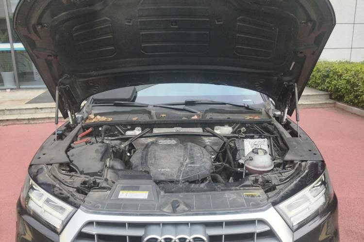 Used Audi Q5L 2020 Updated 40 TFSI Prestige Fashion Edition Engine Bay