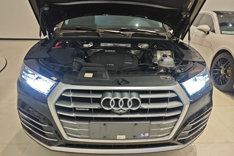 Used Audi Q5L 2020 Updated 40 TFSI Prestige Fashion Edition Engine Bay