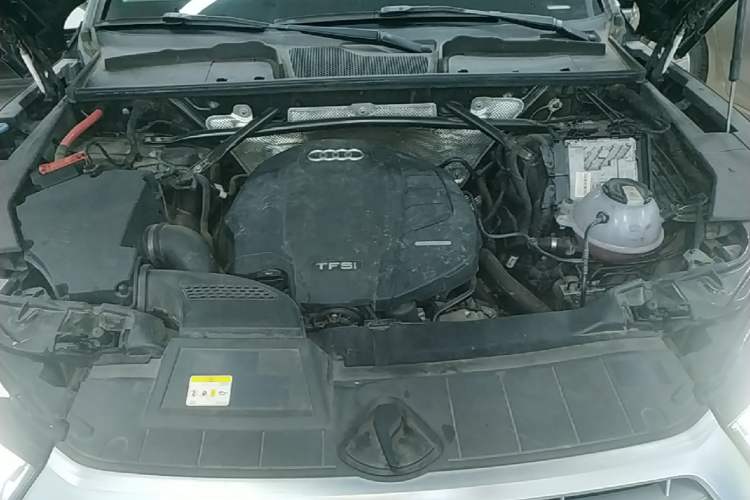 Used Audi Q5L 2020 Updated 40 TFSI Prestige Fashion Edition Engine Bay