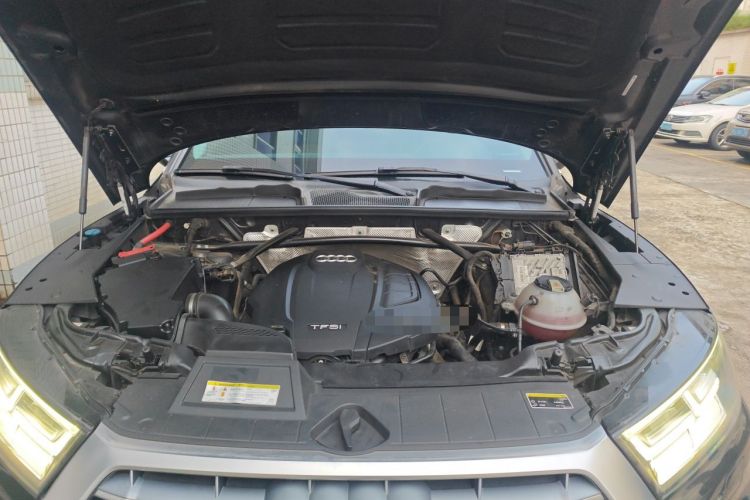 Used Audi Q5L 2020 45 TFSI Prestige Fashion Model Engine Bay