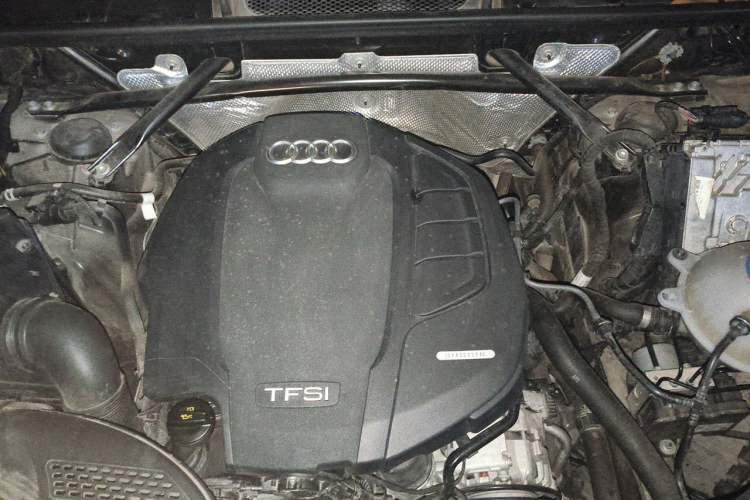 Used Audi Q5L 2020 Updated 40 TFSI Prestige Fashion Edition Engine Bay