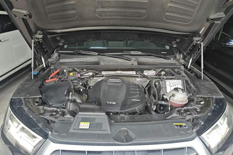 Used Audi Q5L 2020 45 TFSI Prestige Fashion Model Engine Bay