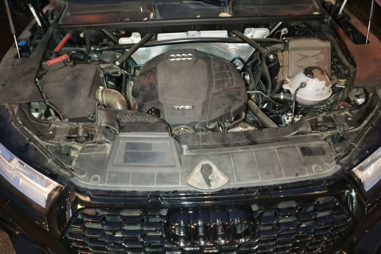 Used Audi Q5L 2020 45 TFSI Prestige Fashion Model Engine Bay