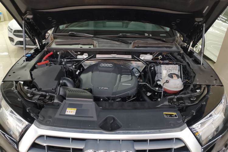 Used Audi Q5L 2020 45 TFSI Prestige Fashion Model Engine Bay