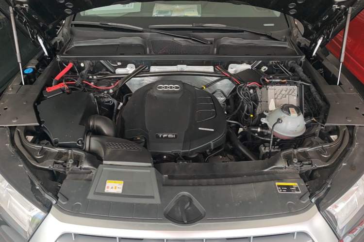 Used Audi Q5L 2020 45 TFSI Prestige Fashion Model Engine Bay