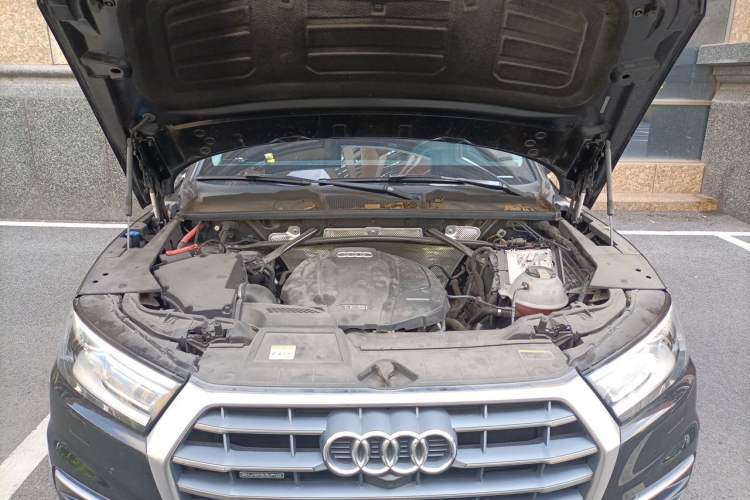 Used Audi Q5L 2020 40 TFSI Prestige Edition Engine Bay