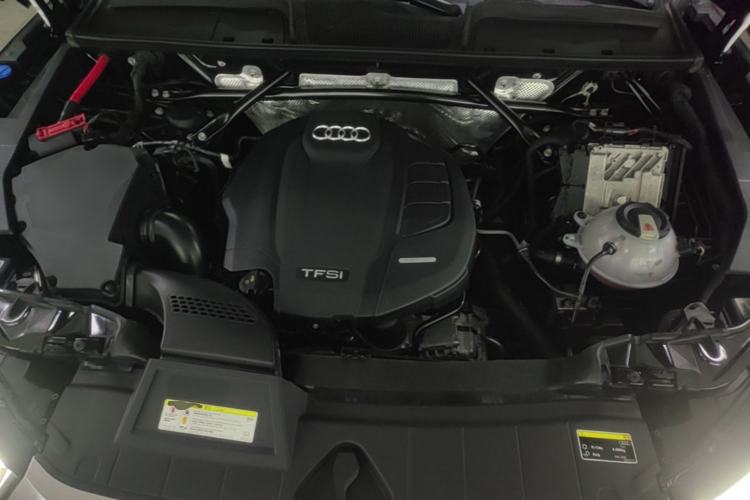 Used Audi Q5L 2020 45 TFSI Prestige Fashion Model Engine Bay