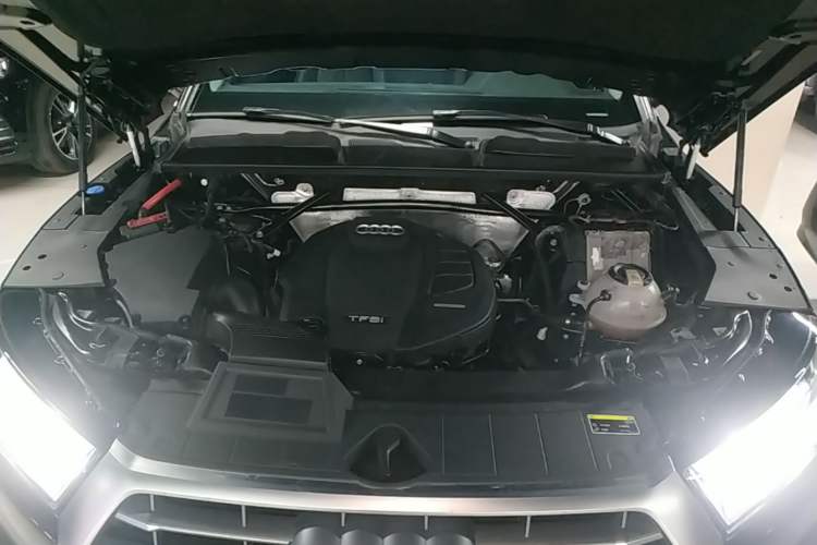 Used Audi Q5L 2020 Updated 40 TFSI Prestige Fashion Edition Engine Bay