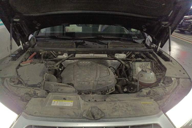 Used Audi Q5L 2020 45 TFSI Prestige Fashion Model Engine Bay