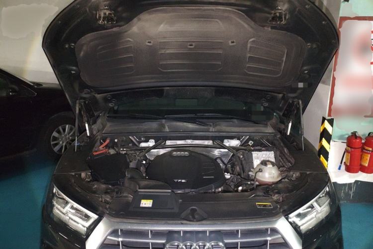 Used Audi Q5L 2020 45 TFSI Prestige Fashion Model Engine Bay