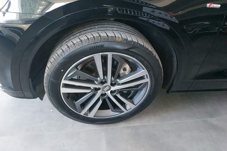 Used Audi Q5L 2020 Updated 40 TFSI Prestige Fashion Edition Exterior 4