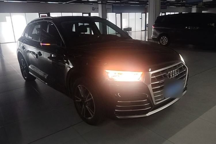Used Audi Q5L 2020 Updated 40 TFSI Prestige Fashion Edition Front Right 45 Deg