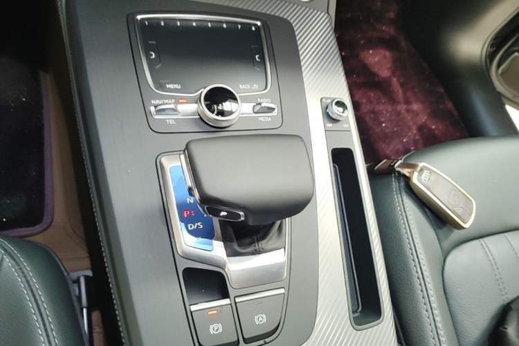 Used Audi Q5L 2020 45 TFSI Prestige Fashion Model Gear Lever