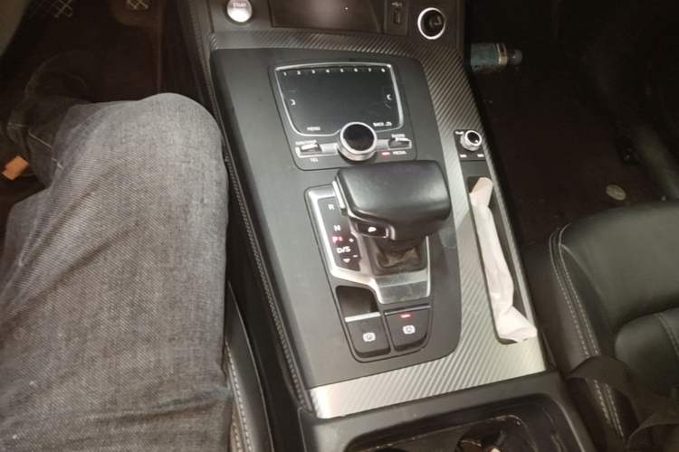 Used Audi Q5L 2020 45 TFSI Prestige Fashion Model Gear Lever