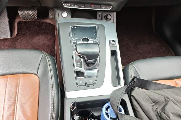Used Audi Q5L 2020 Updated 40 TFSI Prestige Fashion Edition Gear Lever
