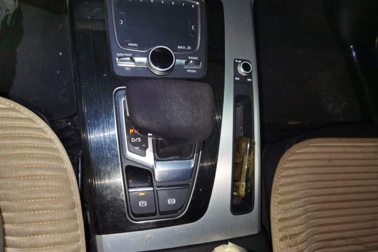 Used Audi Q5L 2020 40 TFSI Prestige Fashion Edition Gear Lever
