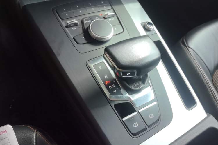 Used Audi Q5L 2020 40 TFSI Prestige Edition Gear Lever