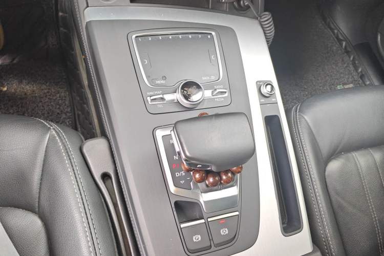 Used Audi Q5L 2020 Updated 40 TFSI Prestige Fashion Edition Gear Lever