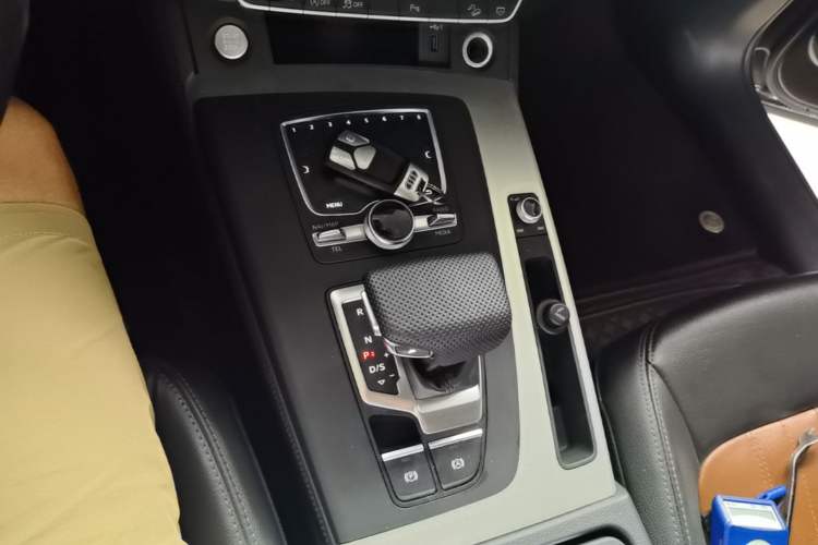 Used Audi Q5L 2020 40 TFSI Prestige Fashion Edition Gear Lever