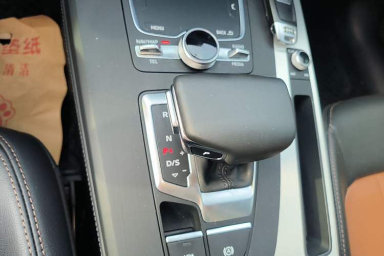 Used Audi Q5L 2020 Updated 40 TFSI Prestige Fashion Edition Gear Lever