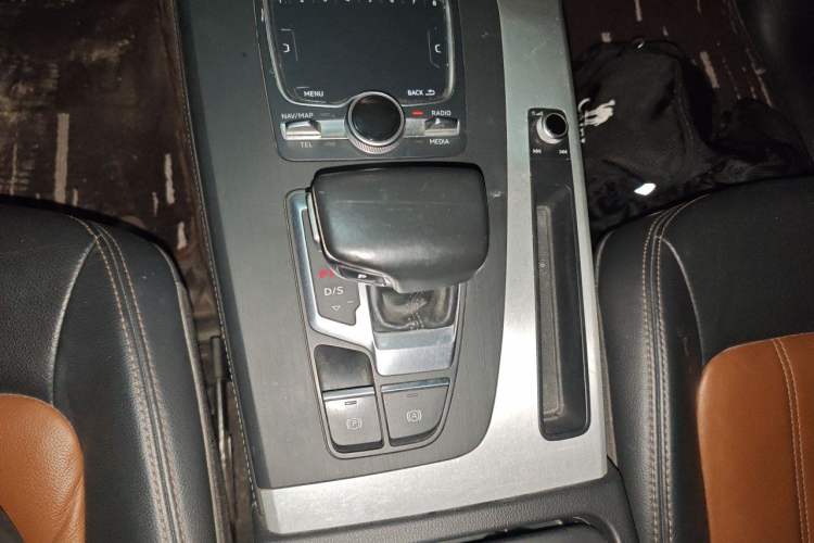 Used Audi Q5L 2020 40 TFSI Prestige Fashion Edition Gear Lever