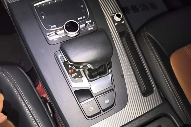 Used Audi Q5L 2020 45 TFSI Prestige Fashion Model Gear Lever