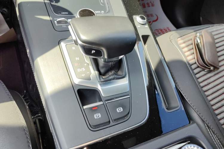 Used Audi Q5L 2020 45 TFSI Prestige Fashion Model Gear Lever