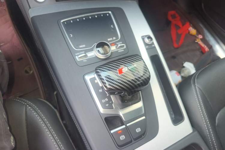 Used Audi Q5L 2020 Updated 40 TFSI Prestige Fashion Edition Gear Lever