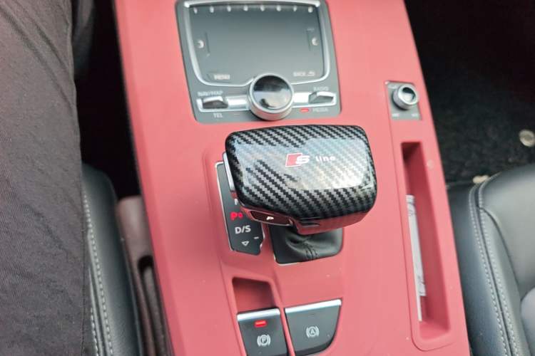 Used Audi Q5L 2020 Updated 40 TFSI Prestige Fashion Edition Gear Lever