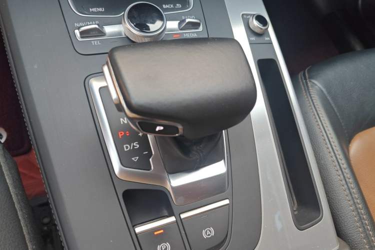 Used Audi Q5L 2020 40 TFSI Prestige Fashion Edition Gear Lever