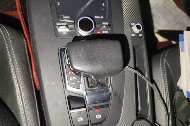 Used Audi Q5L 2020 45 TFSI Prestige Fashion Model Gear Lever