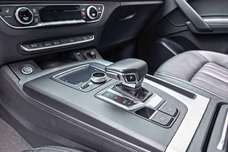 Used Audi Q5L 2020 Updated 40 TFSI Prestige Fashion Edition Gear Lever