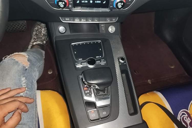 Used Audi Q5L 2020 45 TFSI Prestige Fashion Model Gear Lever
