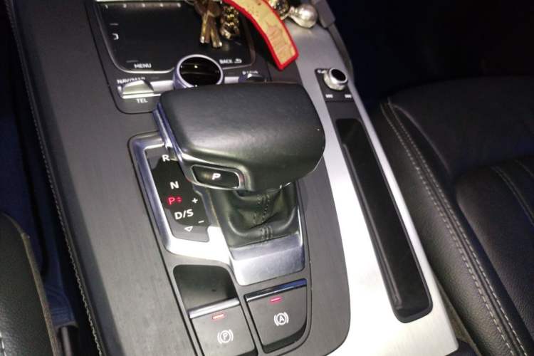 Used Audi Q5L 2020 Updated 40 TFSI Prestige Fashion Edition Gear Lever