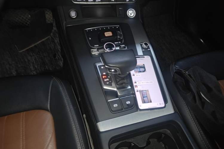 Used Audi Q5L 2020 Updated 40 TFSI Prestige Fashion Edition Gear Lever