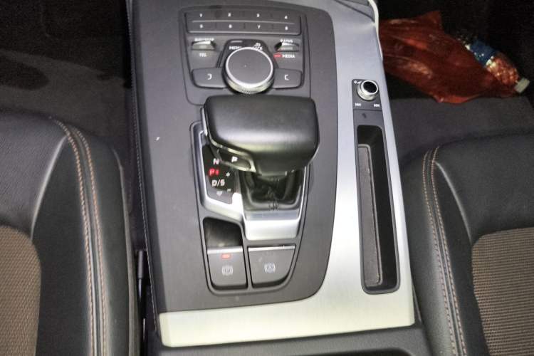 Used Audi Q5L 2020 Revised 40 TFSI Prestige Edition Gear Lever