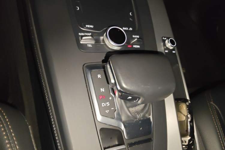 Used Audi Q5L 2020 40 TFSI Prestige Fashion Edition Gear Lever