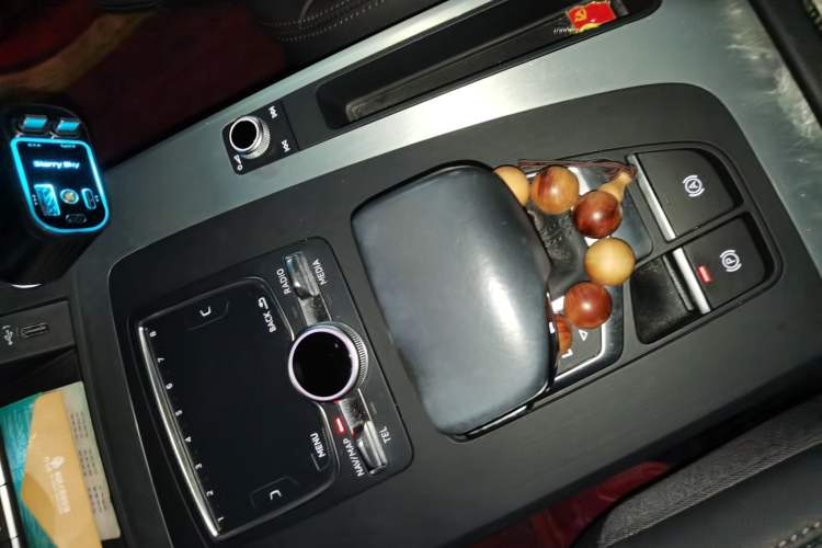 Used Audi Q5L 2020 Updated 40 TFSI Prestige Fashion Edition Gear Lever