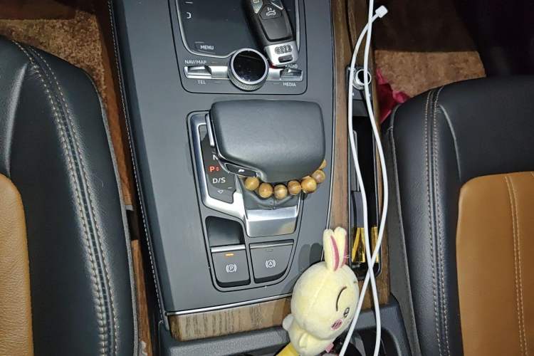 Used Audi Q5L 2020 45 TFSI Prestige Fashion Model Gear Lever
