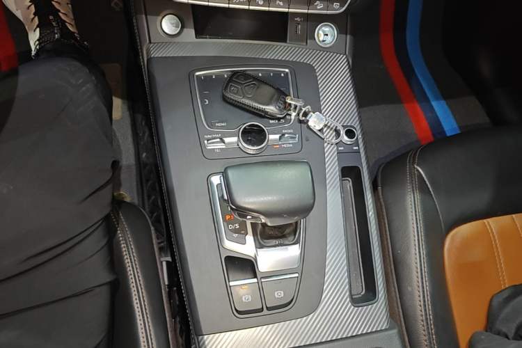 Used Audi Q5L 2020 45 TFSI Prestige Fashion Model Gear Lever
