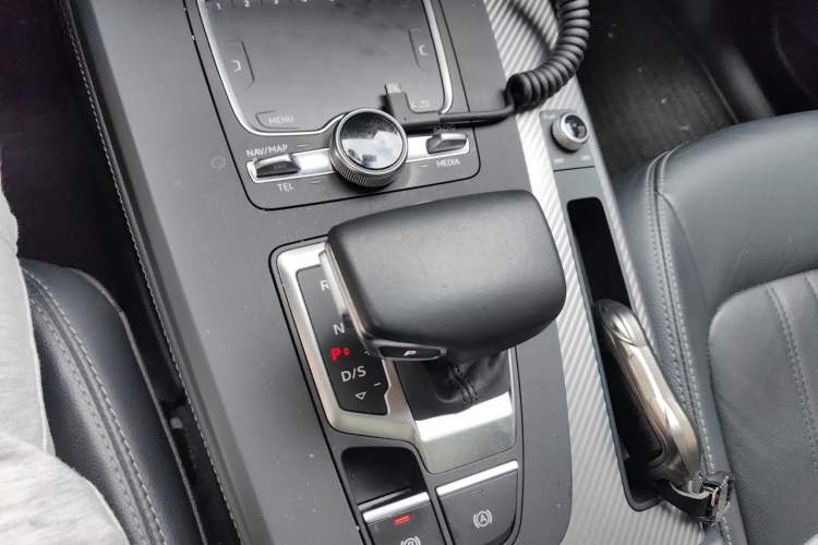 Used Audi Q5L 2020 40 TFSI Prestige Fashion Edition Gear Lever